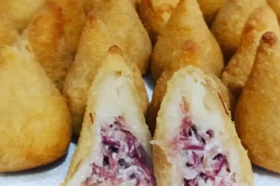 coxinha de carne seco