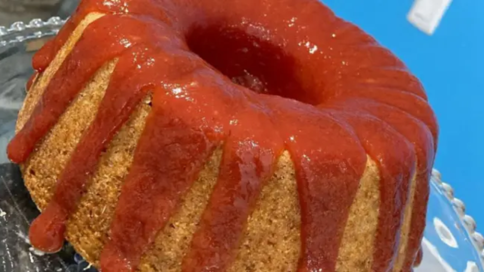 Bolo de fubá com goiabada na airfryer