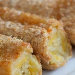 Banana empanada com canela e açúcar