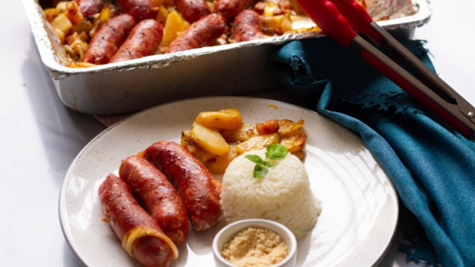 Linguiça assada com batatas