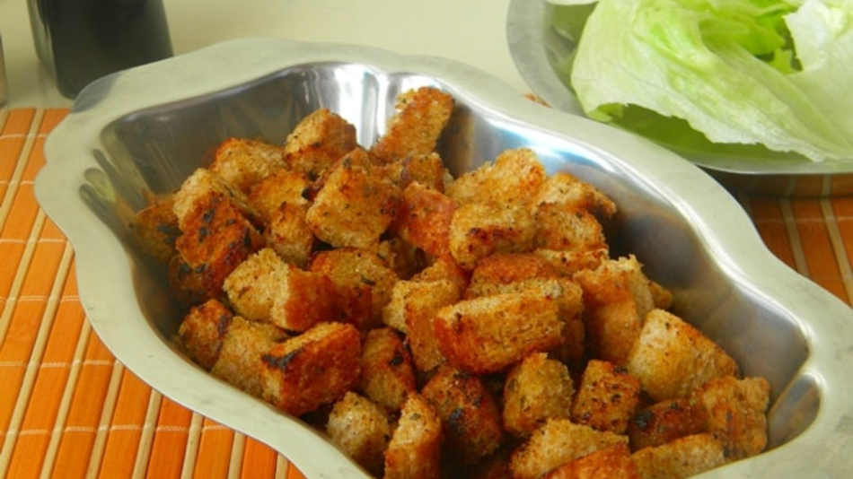 CROUTONS