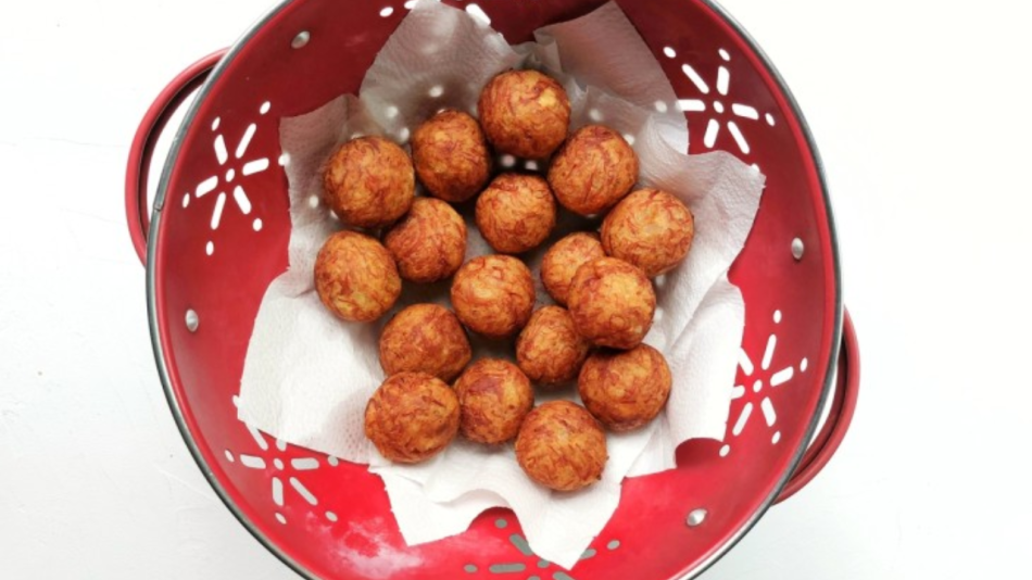 Bolinho de mandioca com carne-seca