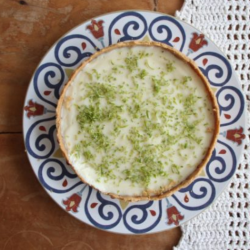 Torta de limão fácil com massa de bolacha