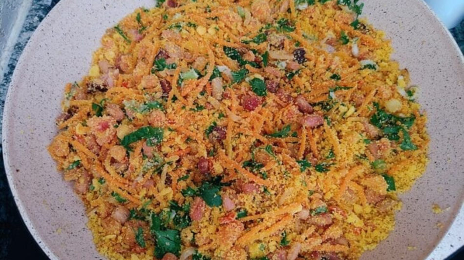 Farofa rápida com bacon