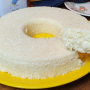 Bolo de tapioca com coco