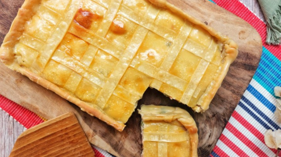 Torta fácil de frango com massa de pastel